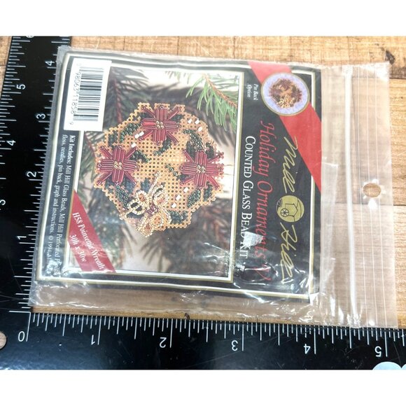 Mill Hill Holiday Ornaments V Counted Glass Bead Kit - Picture 4 of 4